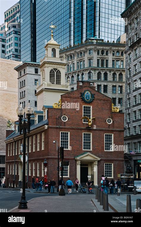 building behind old state house built in 1713 address