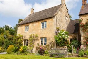 there was a house built out of stone